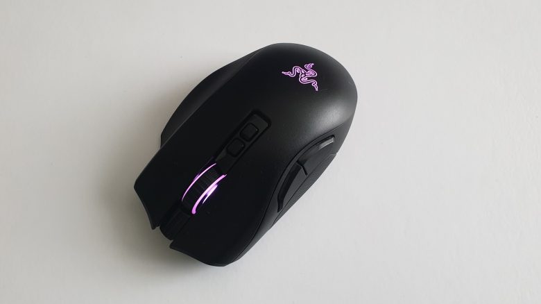 Aktualisieren Sie die Treiber: Stellen Sie sicher, dass Sie die neuesten Treiber für Ihre Razer Naga Maus installiert haben, um mögliche Kompatibilitätsprobleme zu beheben.
Überprüfen Sie die USB-Verbindung: Stellen Sie sicher, dass das USB-Kabel ordnungsgemäß mit Ihrem Computer verbunden ist und keine lose Verbindung besteht.