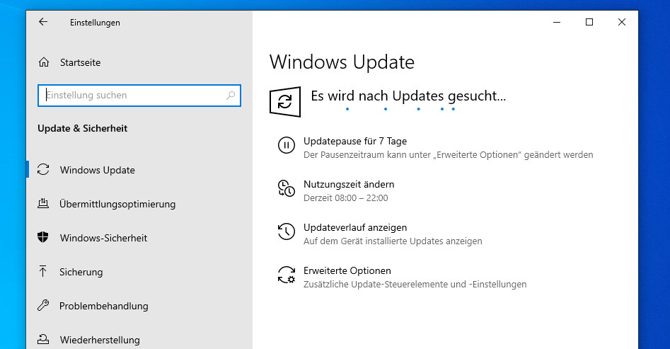 Öffne das Startmenü und gehe zu den Windows Update-Einstellungen.
Klicke auf Nach Updates suchen.