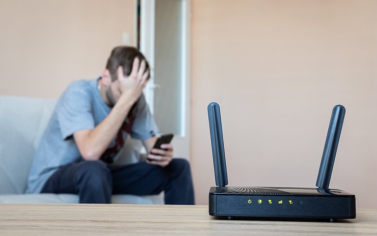 Probleme mit dem Internetdienstanbieter (ISP) können ebenfalls zu einer langsamen Verbindungsgeschwindigkeit führen.
Hardwareprobleme: Eine veraltete Netzwerkkarte oder ein defektes Modem können die Internetverbindung beeinträchtigen.