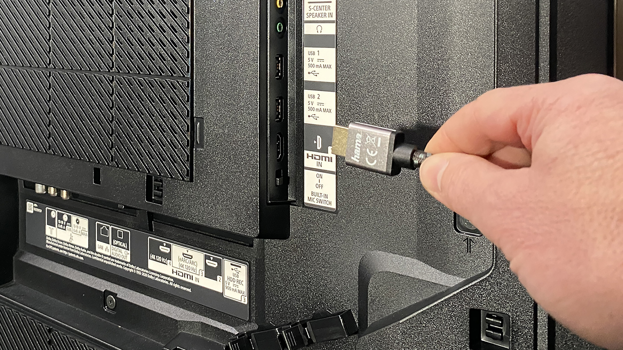 Stellen Sie sicher, dass das HDMI-Kabel ordnungsgemäß mit Ihrem Gerät verbunden ist.
Überprüfen Sie, ob das HDMI-Kabel beschädigt ist und ersetzen Sie es gegebenenfalls.