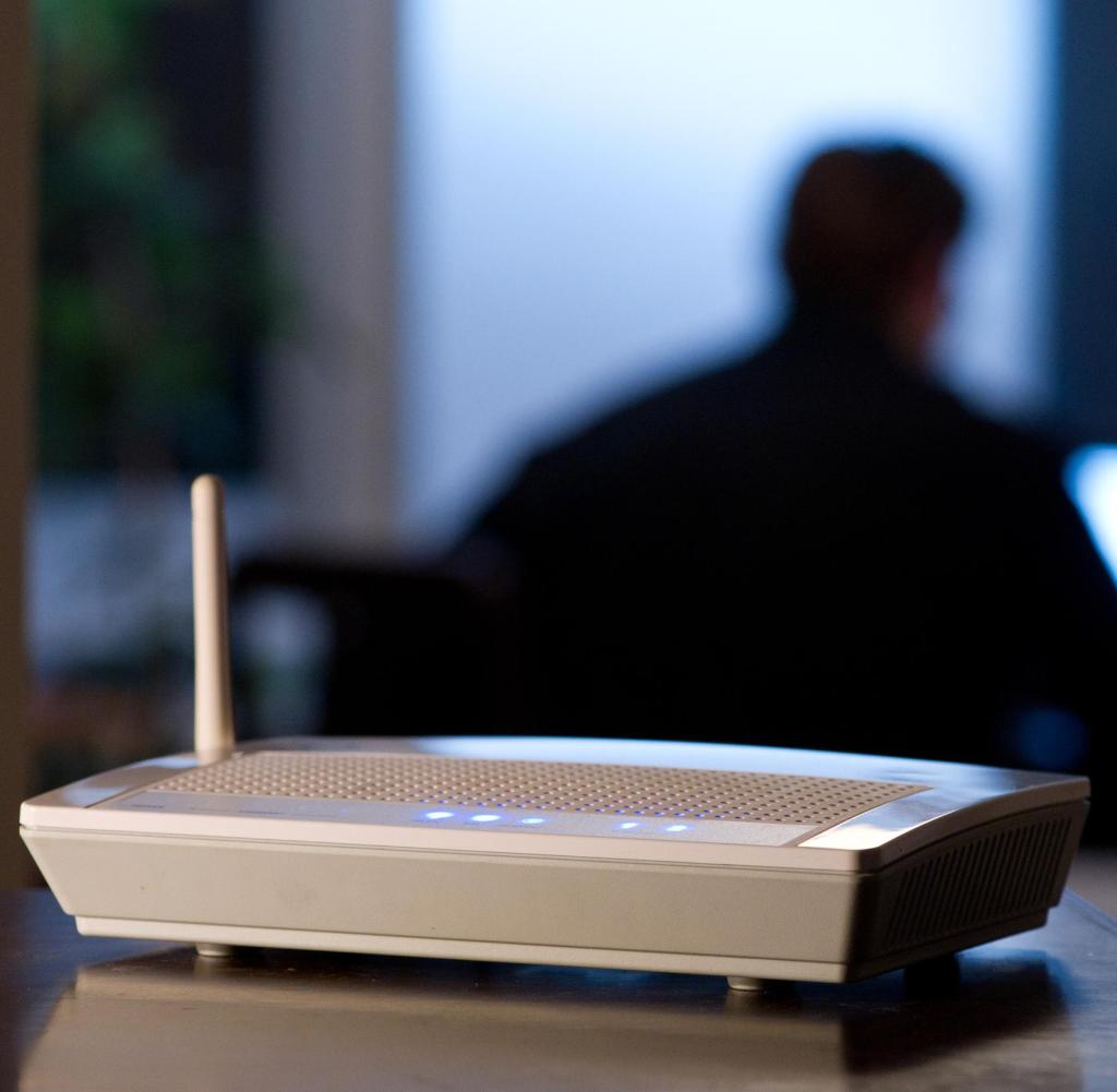 Stellen Sie sicher, dass Sie sich in der Nähe des WLAN-Routers befinden.
Vermeiden Sie Hindernisse wie Wände oder Metallgegenstände zwischen Ihnen und dem Router.