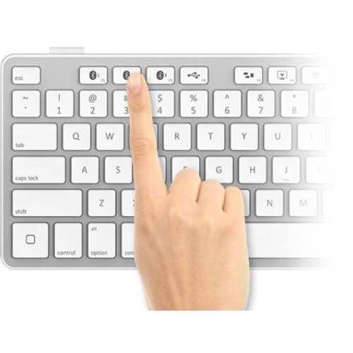 Testen Sie die Tastatur an einem anderen Computer, um festzustellen, ob das Problem mit der Tastatur selbst oder dem Computer zusammenhängt.
Wenn die Tastatur an einem anderen Computer funktioniert, versuchen Sie es mit einem anderen USB-Anschluss an Ihrem Computer.